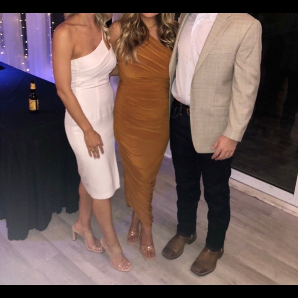 Norma Kamali Diana Gown